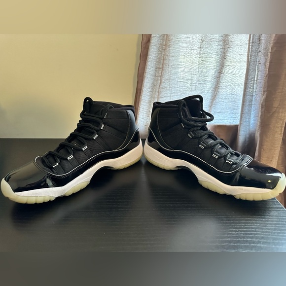 Jordan Retro 11 - Picture 3 of 7